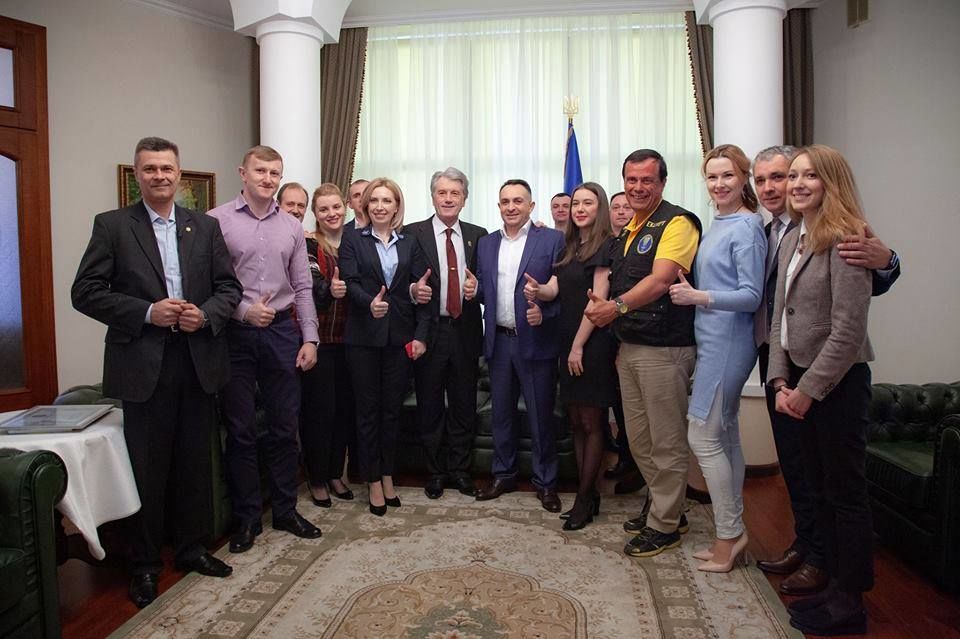 Ющенко побил мировой рекорд по коллекции рушников