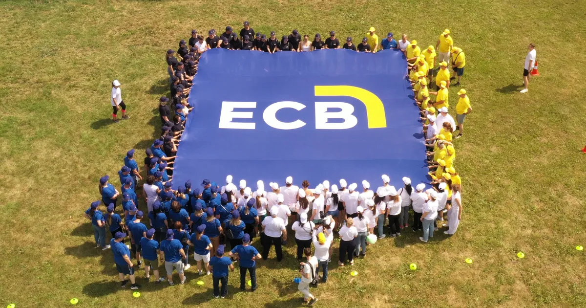 EuroCreditBank запускает новую идентичность: стратегический ребрендинг