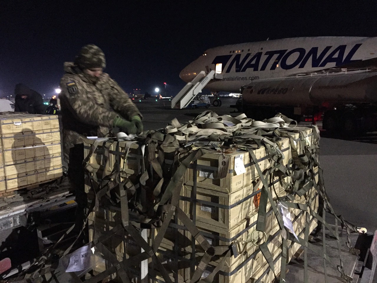 "Sweet 16": Украина получила еще два самолета военной помощи от США