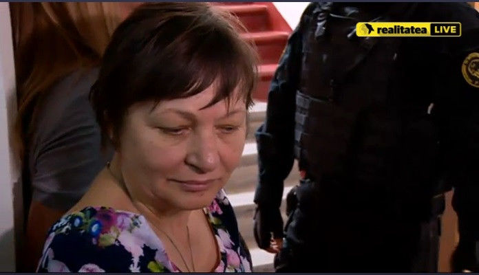 Platon, către mama şi fosta soţie: ... aduceţi-mi şi ceva de mâncare