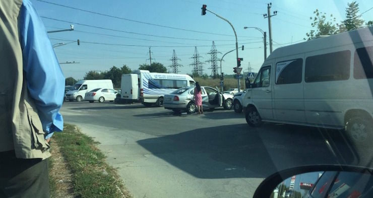 На Чеканах произошла авария с участием автомобиля полиции