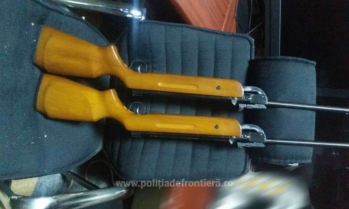 В Румынии пограничники изъяли на таможне у молдаван оружие без документов