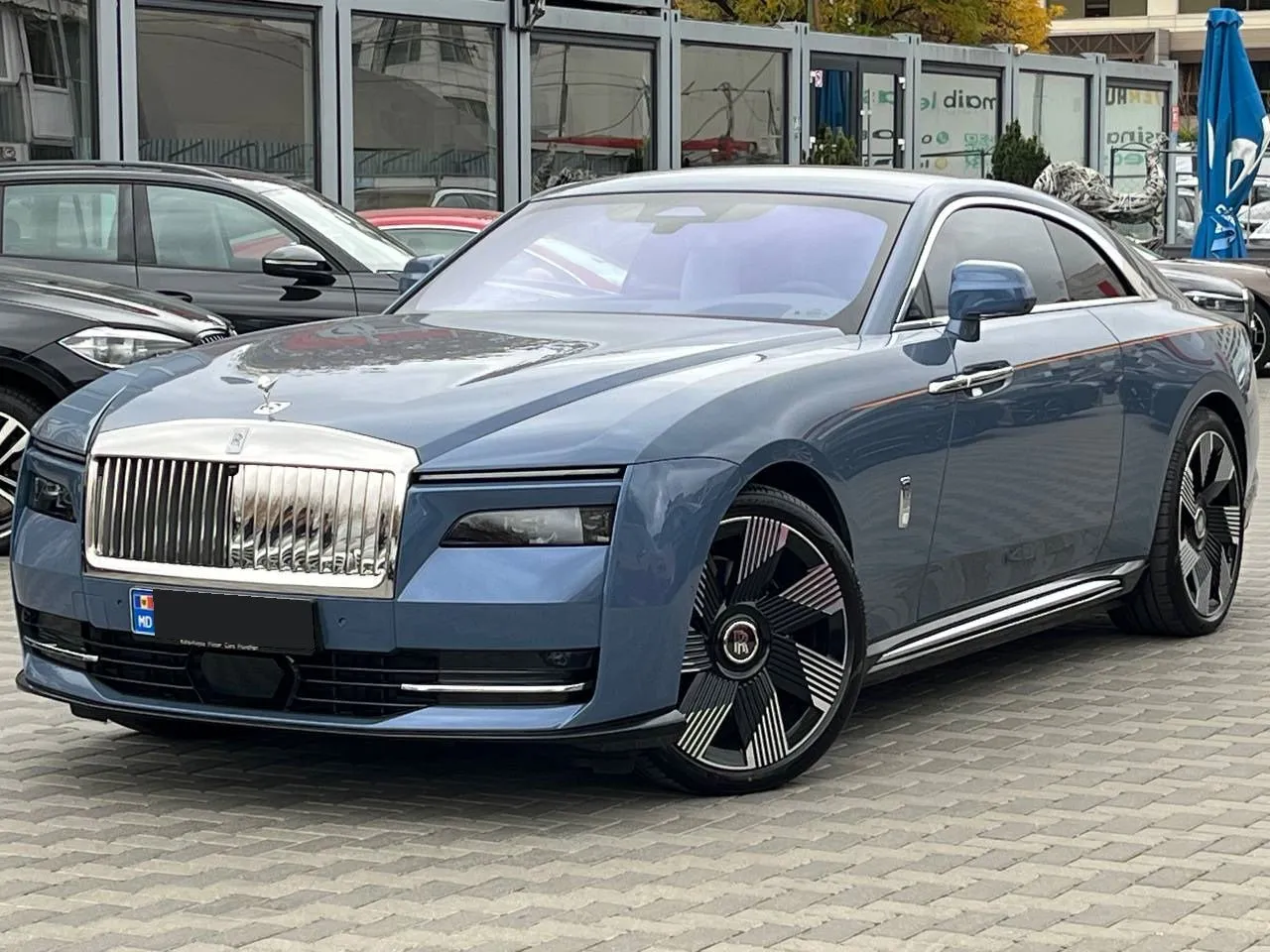 В Кишинёве на продажу выставили Rolls-Royce Spectre за 549 ​​900 евро