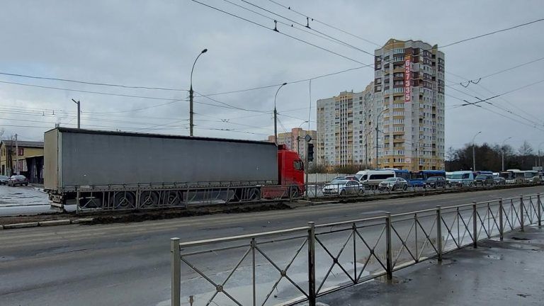 В Брянске пьяного водителя фуры из Молдовы задержали на встречной полосе