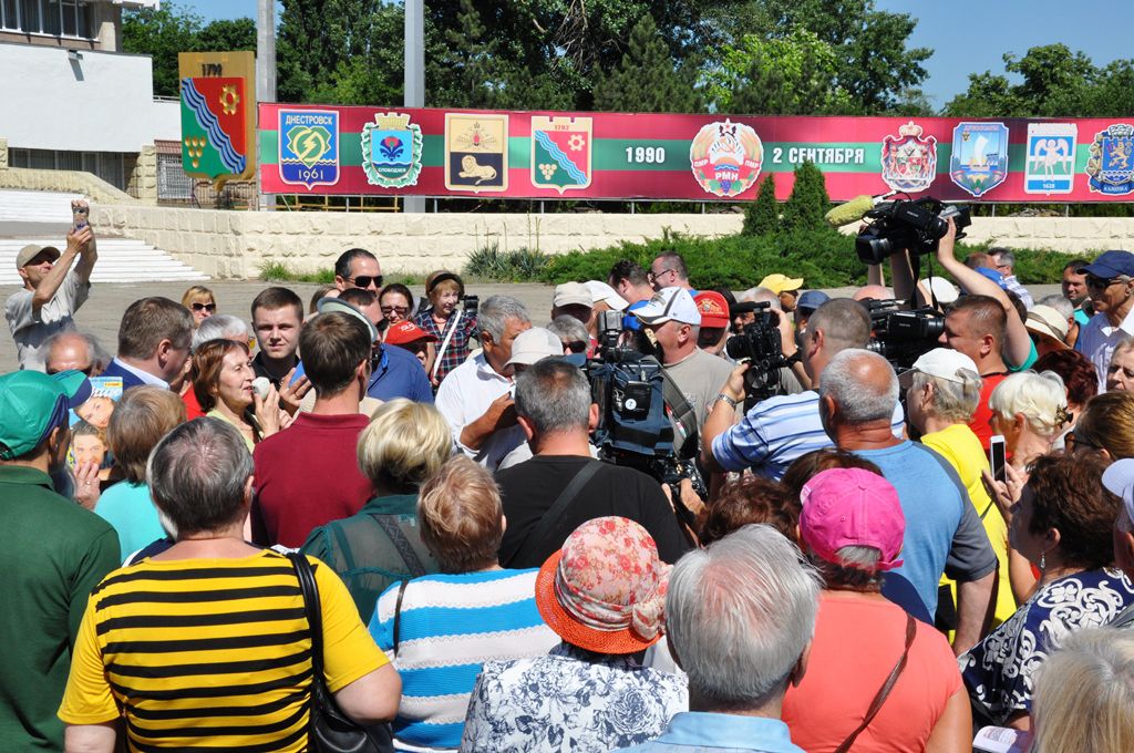 Митинг в Приднестровье: оппозиция требует отставки власти