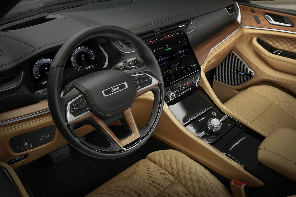 Представлен новый шестиместный Jeep Grand Cherokee