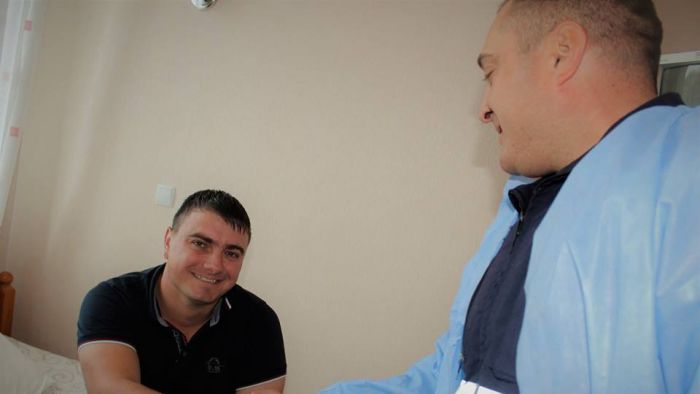 Глава ГИЧС навестил раненого спасателя