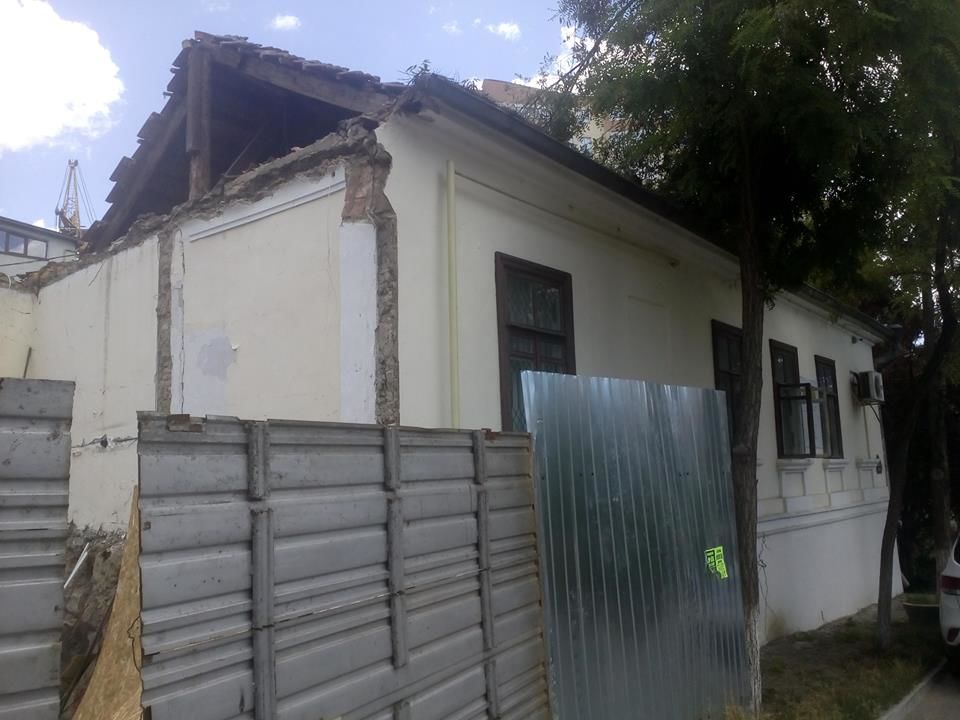 В Кишиневе снесли часть одного из самых старых архитектурных памятников города