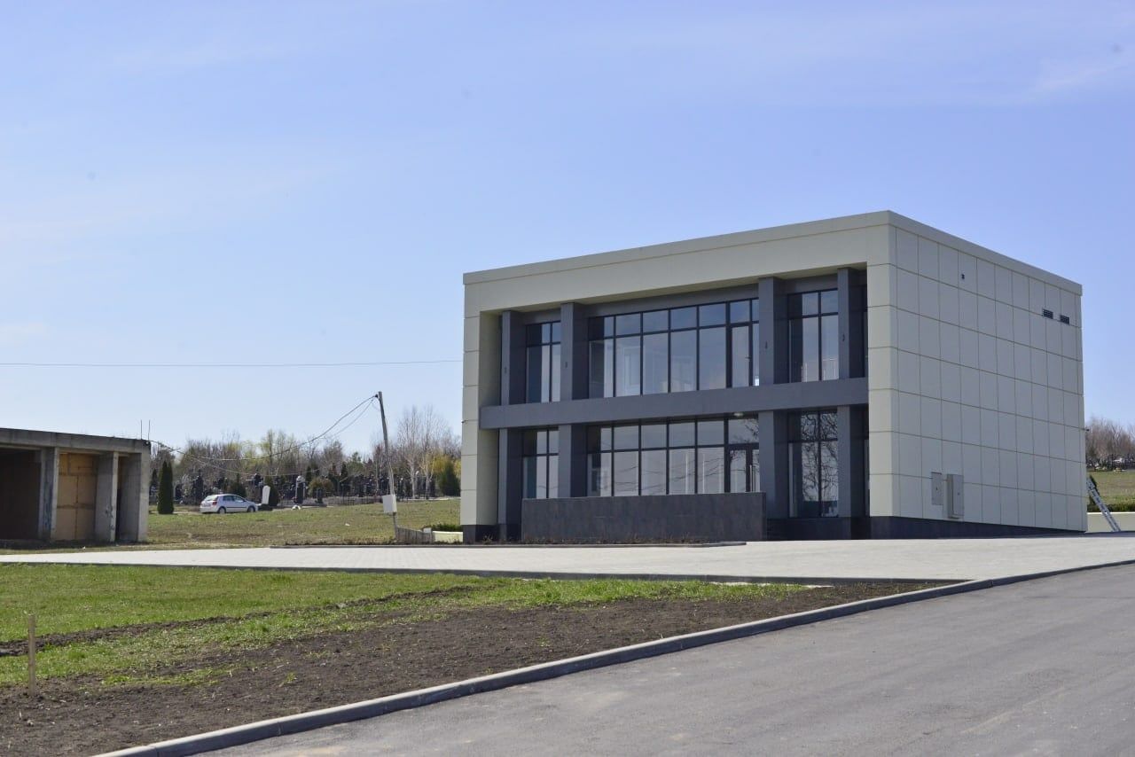 На кладбище “Святой Лазарь” в новом секторе отремонтирована дорога