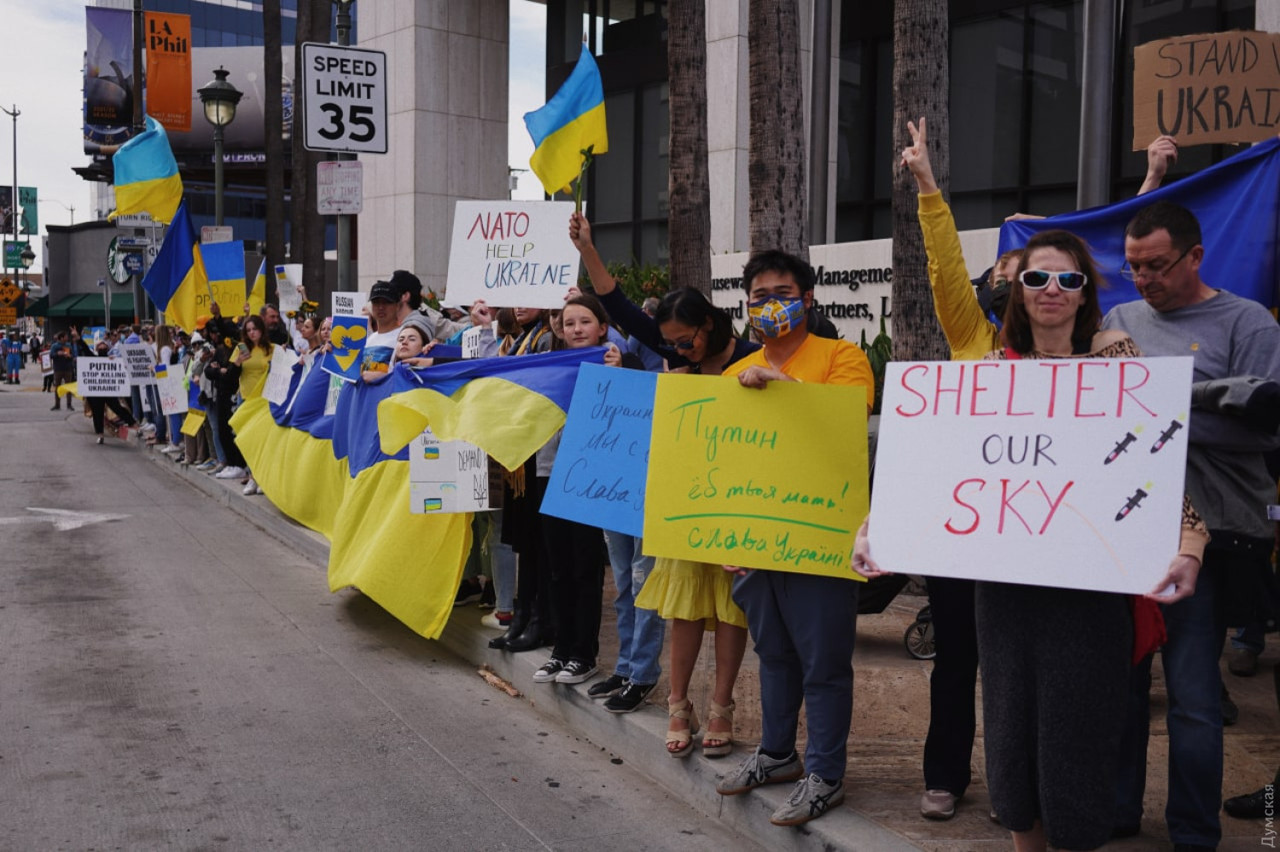 В Лос-Анджелесе прошел массовый митинг в поддержку Украины