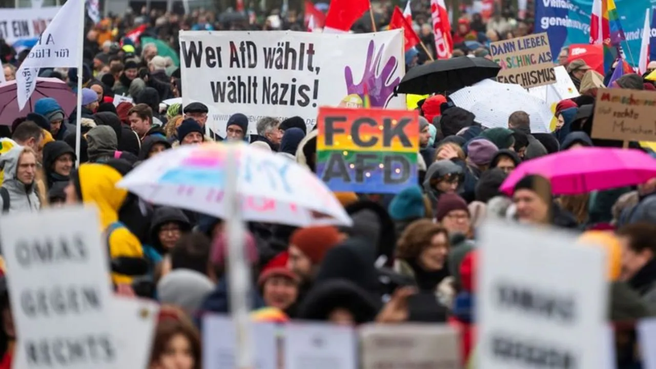 В Берлине прошла массовая манифестация против ультраправых
