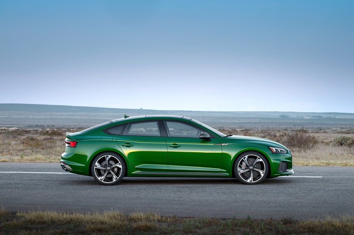 Audi представила на мотор-шоу в Нью-Йорке обновленный Audi RS5 Sportback