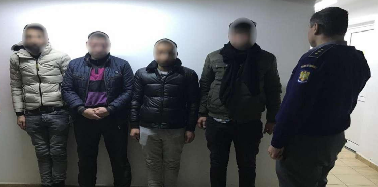 Молдаванин и трое турок незаконно пересекли границу Румынии