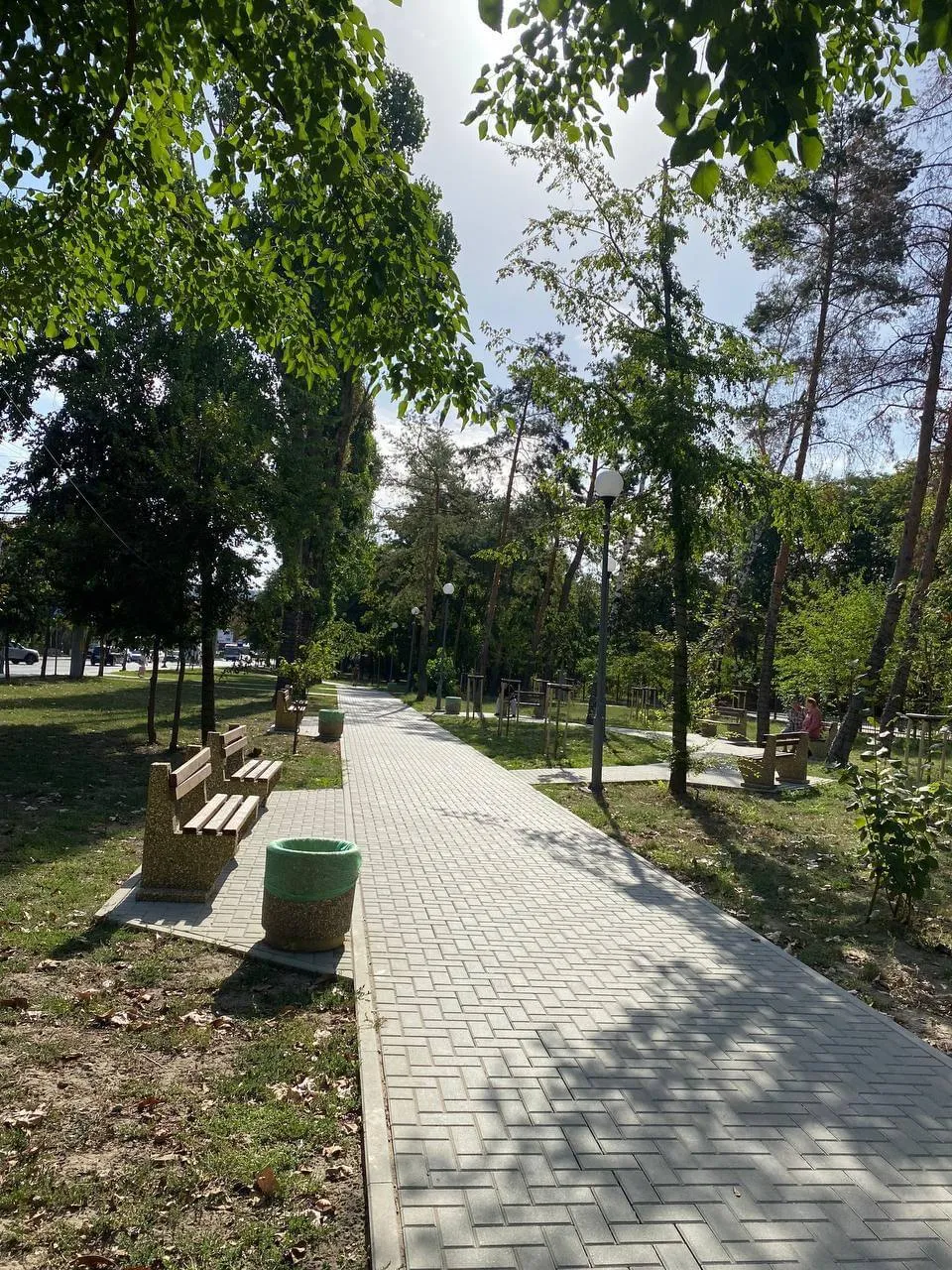 Завершены работы по восстановлению сквера на столичной улице Гренобля