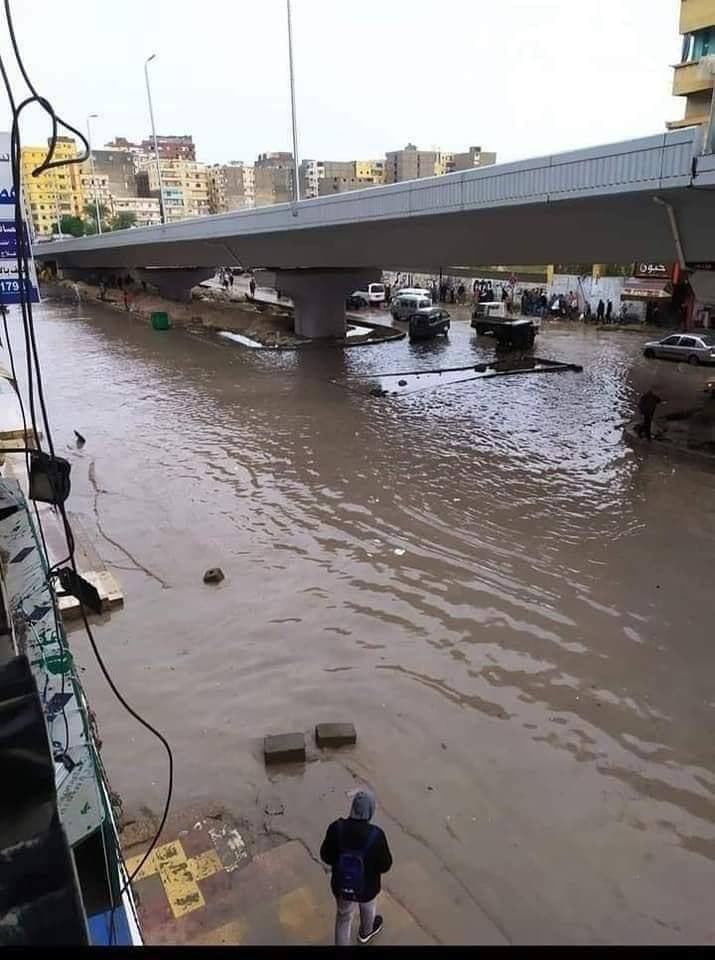 Песчаная буря накрыла город в Египте