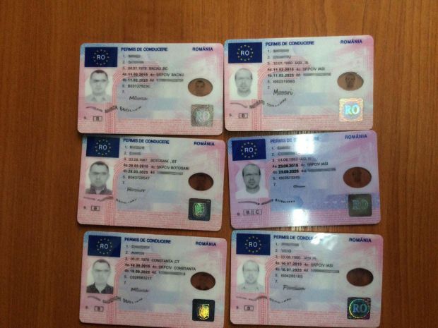 Permise de conducere românești falsificate, găsite de vameși într-un colet poștal. Urmau să ajungă în SUA