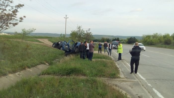 Возле Кишинева две машины столкнулись и вылетели в кювет