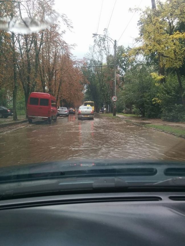 Ливень вновь превратил улицы Кишинева в реки