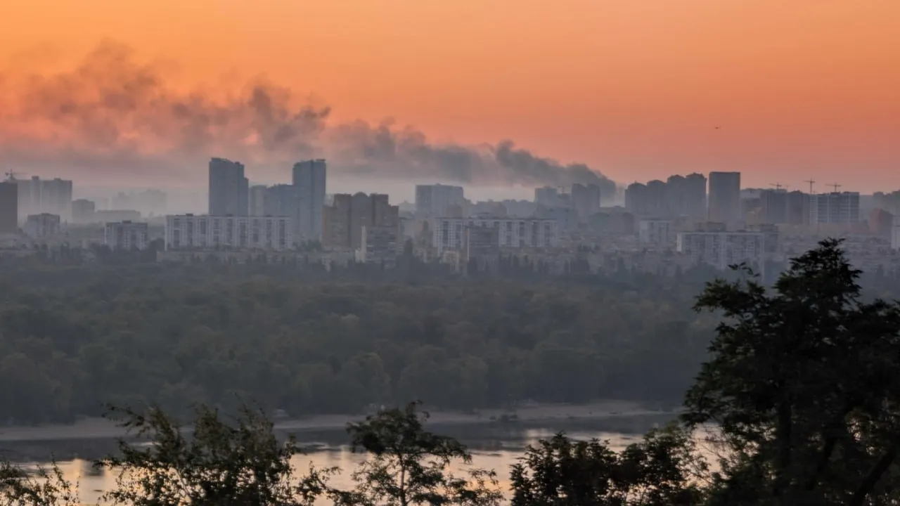 Atac nocturn asupra Kievului: Trei persoane au murit, iar alte 18 au fost rănite