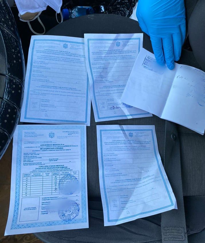 Нескольких медработников из Бельц и Фалешт подозревают в торговле влиянием