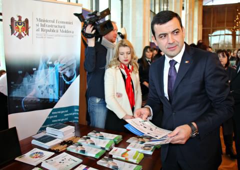 Ziua funcţionarilor din administraţia locală, prilej de discuţii cu Gaburici