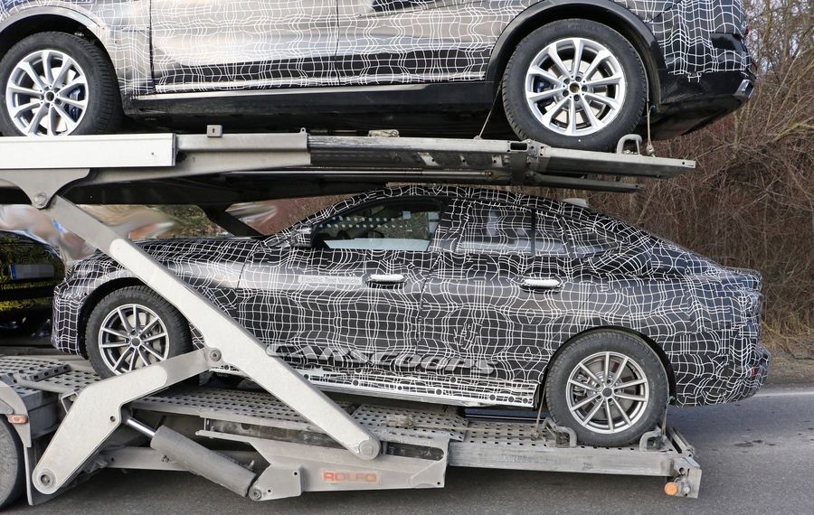 Опубликованы первые фотографии нового электрокара BMW i4