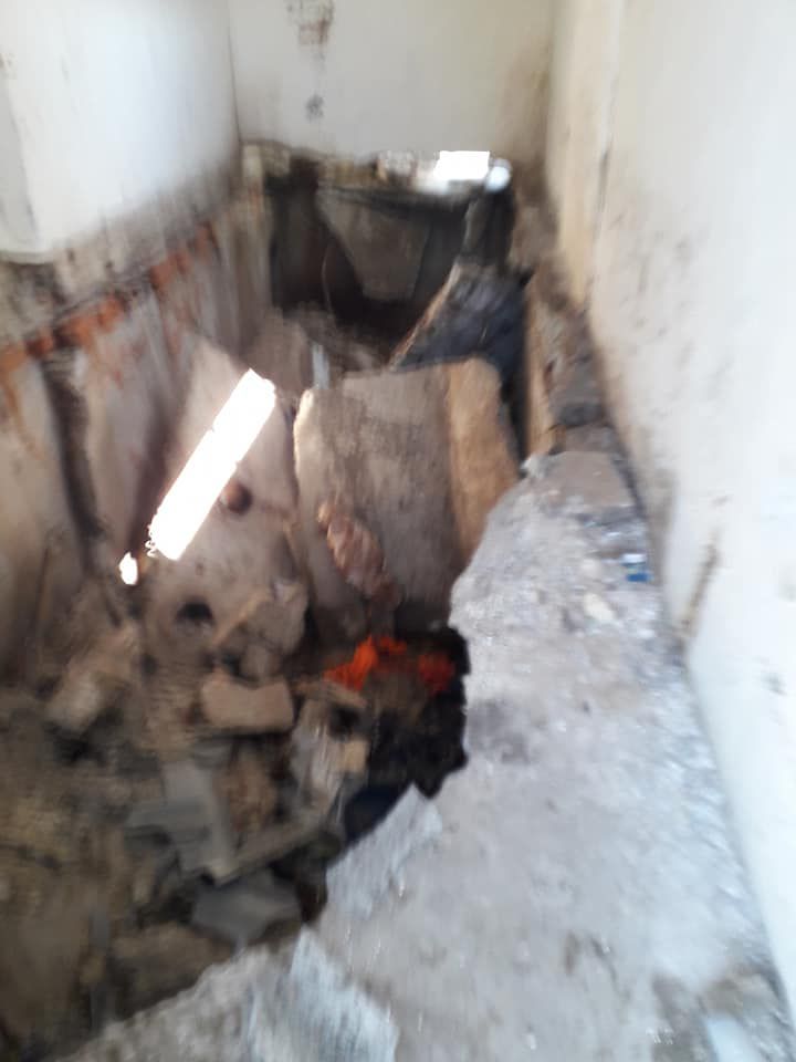 В Новых Аненах развалился уличный школьный туалет: пострадали двое взрослых