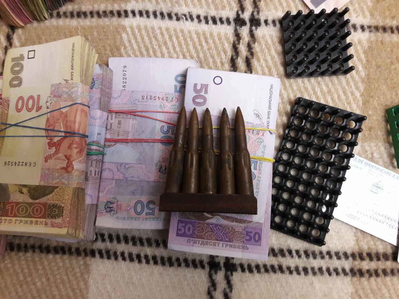 В Молдове мужчина продавал танковые приборы ночного видения