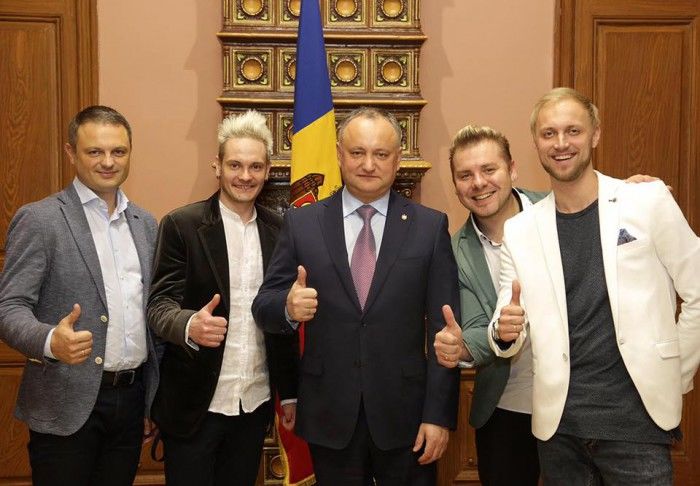 Dodon îi felicită pe băieții de la Sunstroke, printr-un mesaj scris în limba rusă