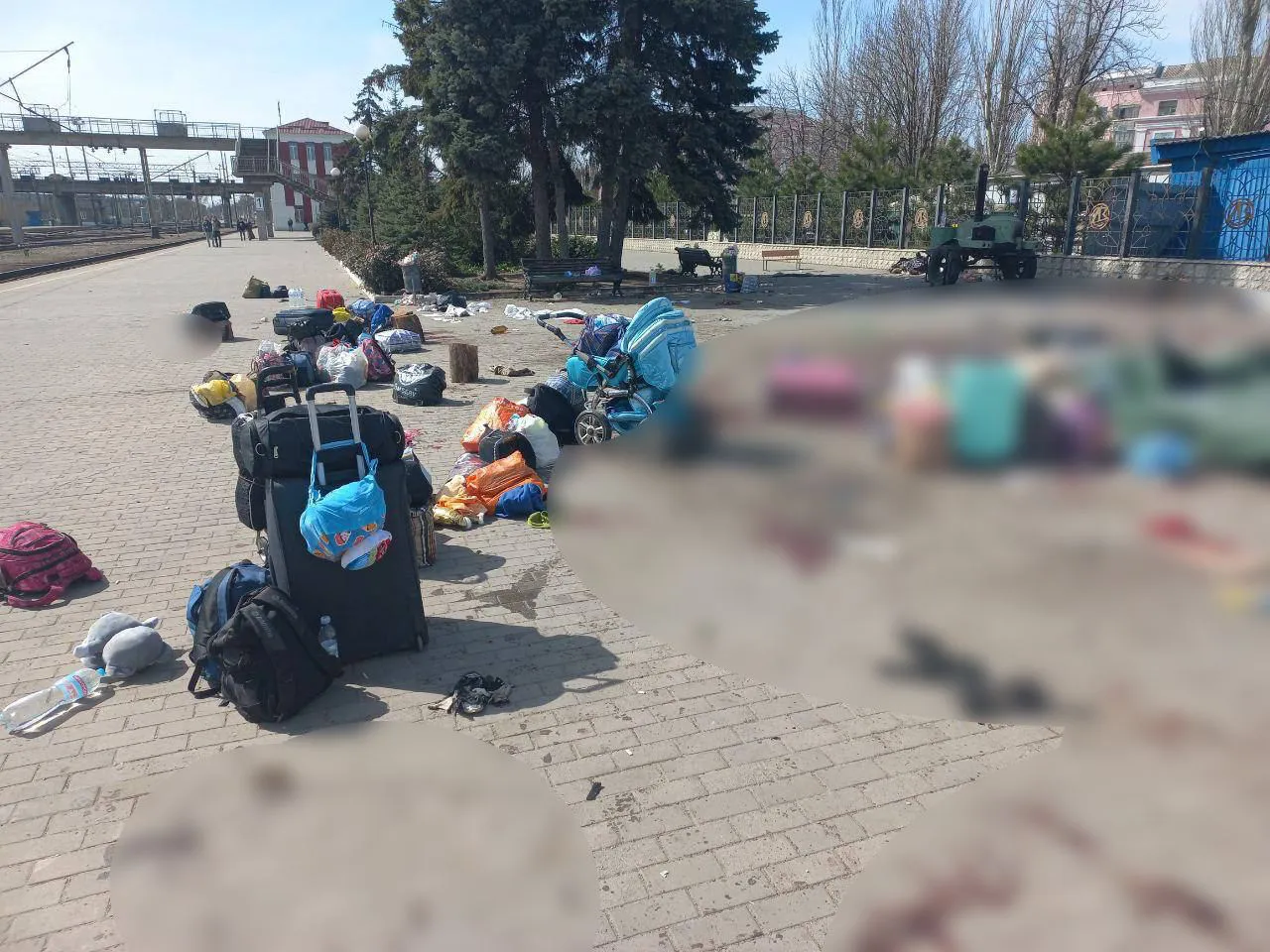 В Краматорске после взрыва погибло не менее 30 человек, сотни ранены