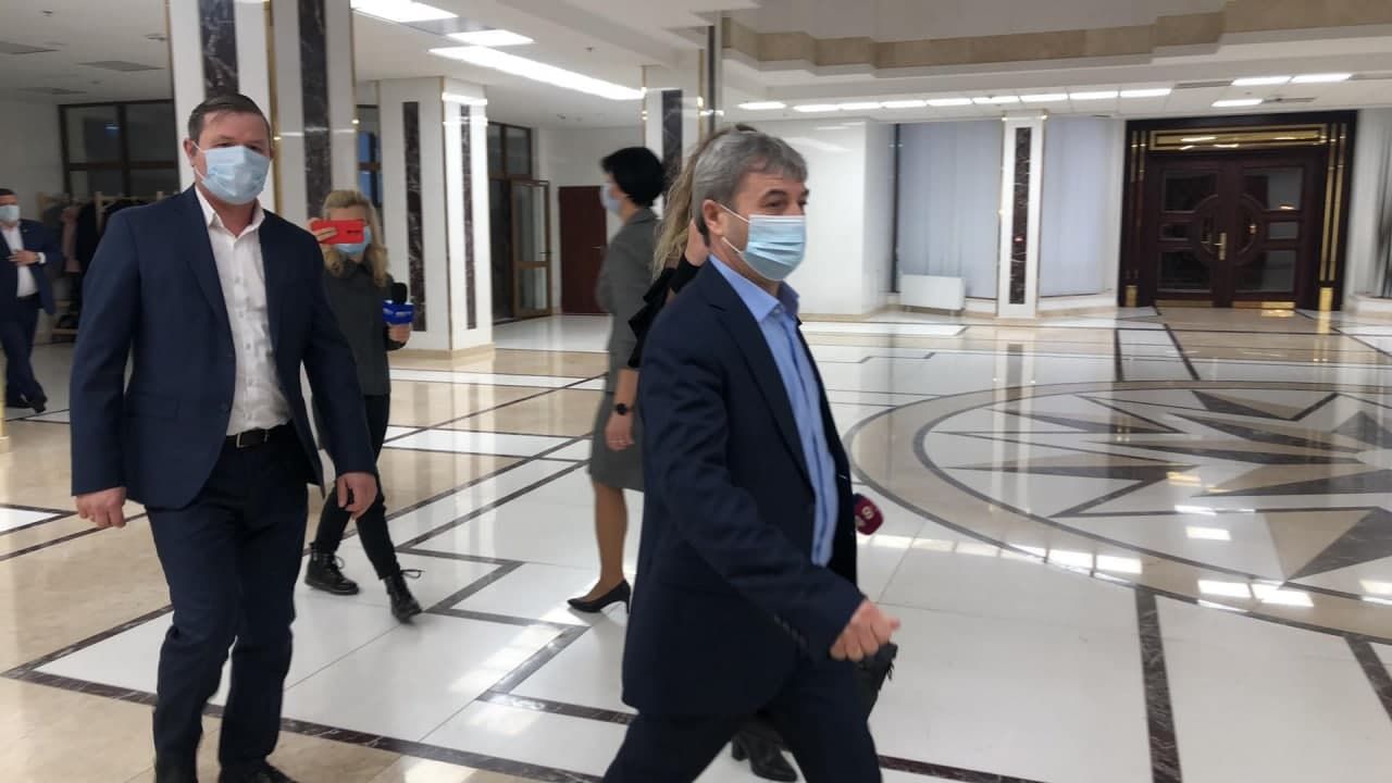 Депутаты ПСРМ пришли на консультации с Майей Санду