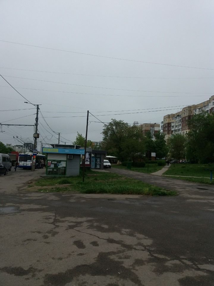 На Чеканах продолжается демонтаж незаконно установленных киосков