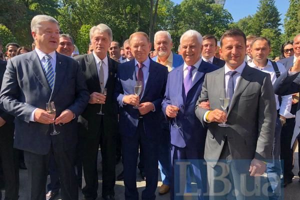 Пять президентов Украины впервые попозировали вместе