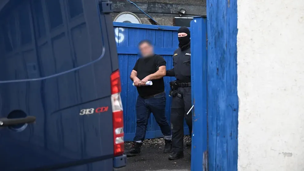 O grupare georgiană care exporta bunuri furate prin poștă, descoperită în Germania