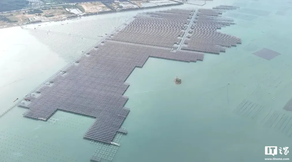 China construiește o stație solară marină neobișnuită: Va fi combinată cu o fermă piscicolă