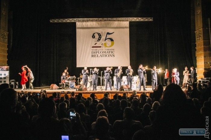 Американские военные дали джазу в Одесской филармонии