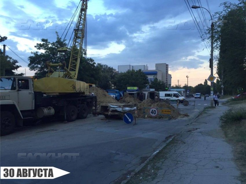 Кишиневец отследил "эволюцию" участка дороги после ремонта труб