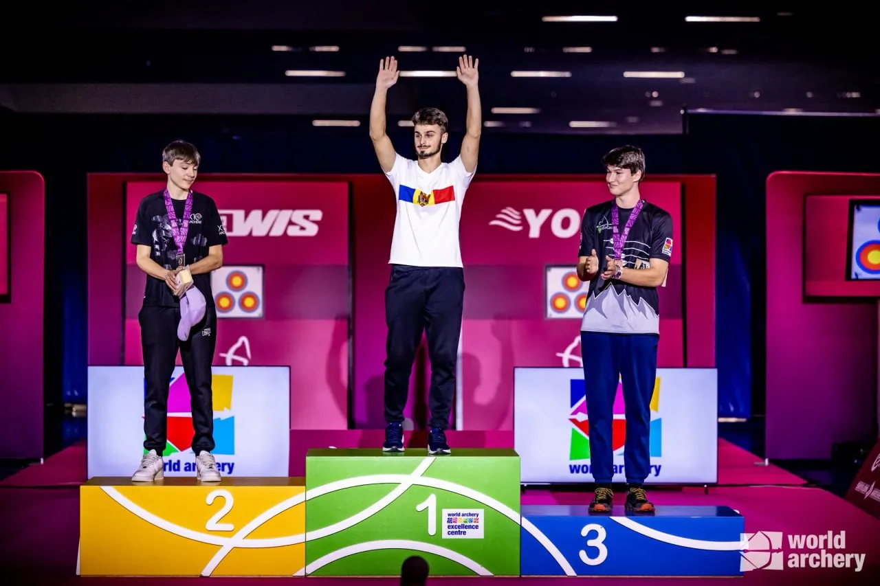 Un arcaș moldovean a devenit campion la turneul Indoor Archery World Series U21