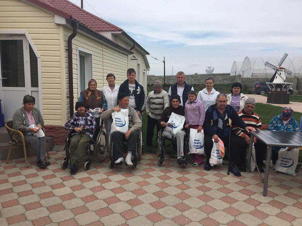Более 7000 пасхальных подарков раздали волонтеры фонда Усатого