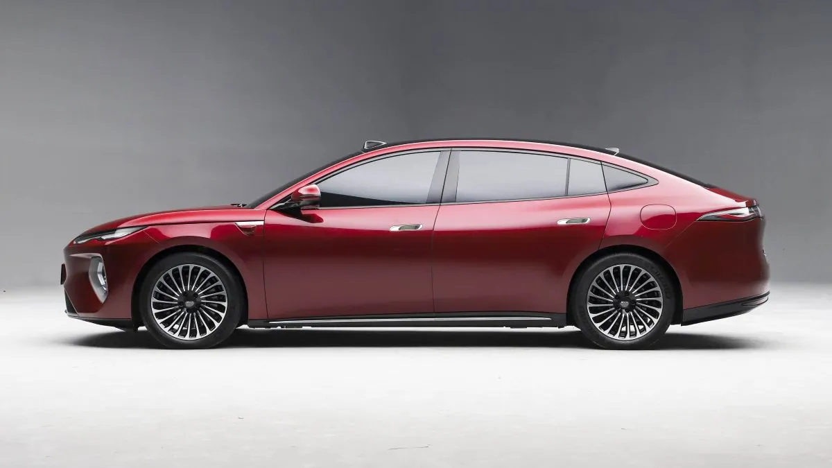 Флагманский «тюлень» BYD Seal 08 рассекречен в Китае