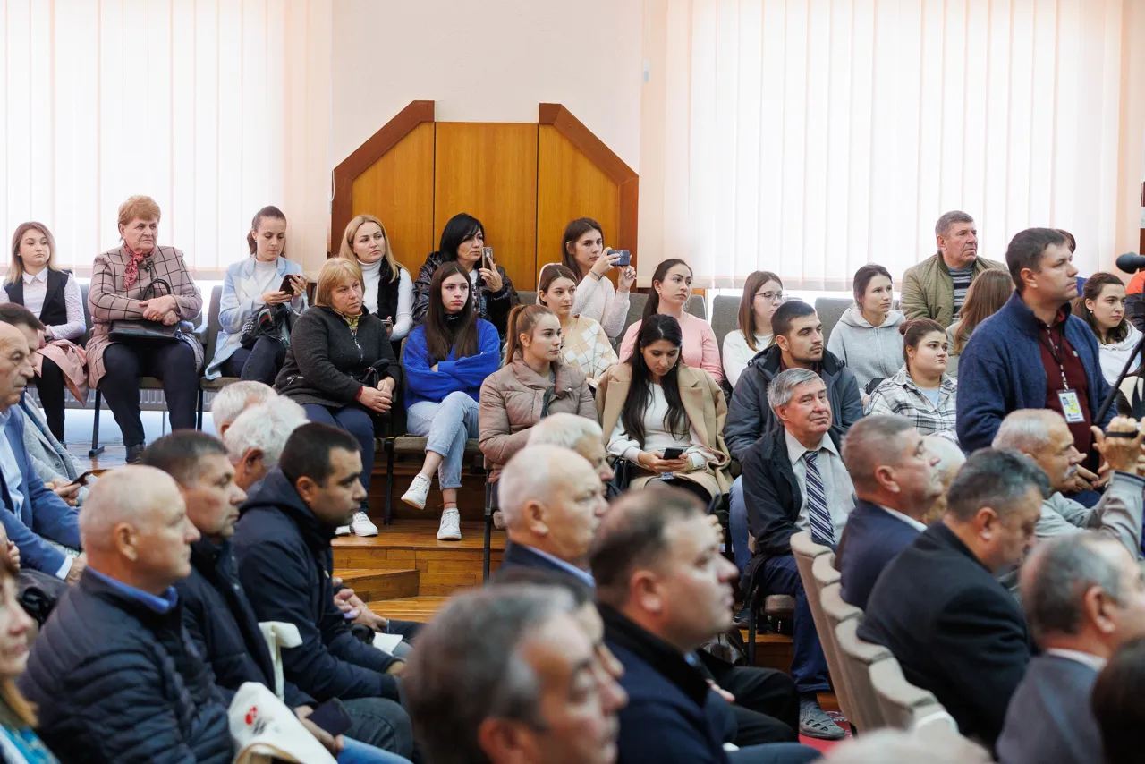 Майя Санду и Румен Радев посетили болгарскую общину в Тараклии