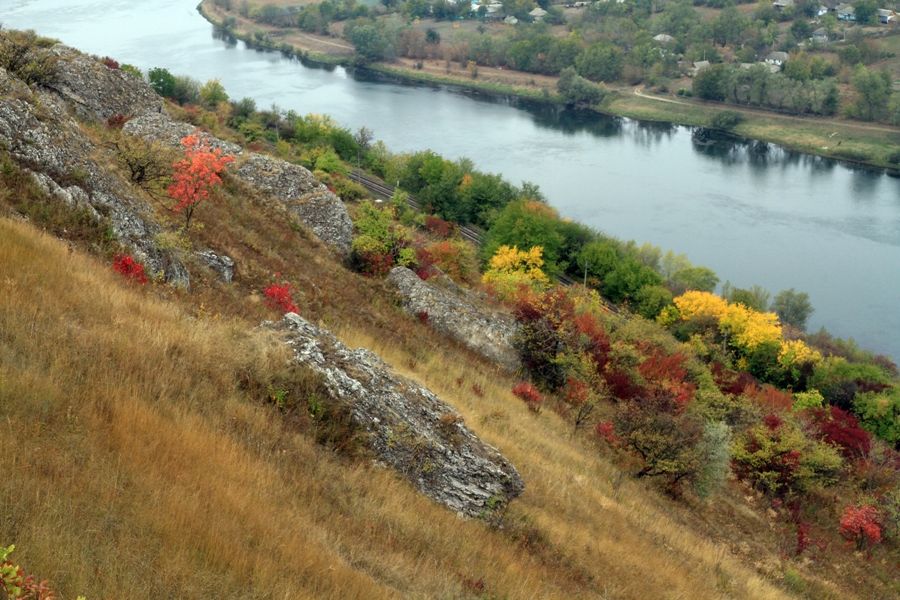 Destinații de weekend: 11 defileuri din Moldova pe care trebuie să le vezi