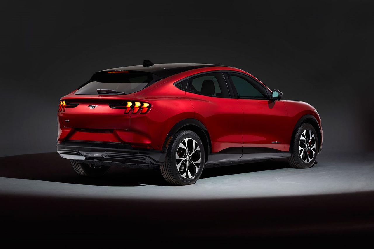 Представлен электрический Ford Mustang Mach-E