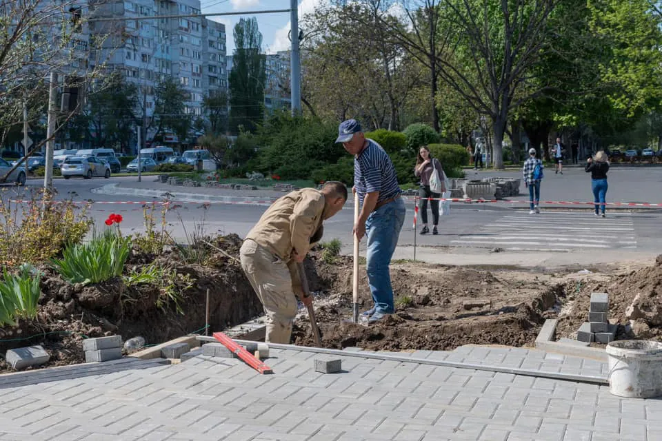 В Кишиневе завершается благоустройство мини-сквера на Ботанике