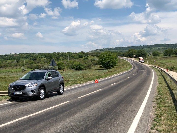 В Молдове отремонтированные дороги представляют опасность из-за гравия