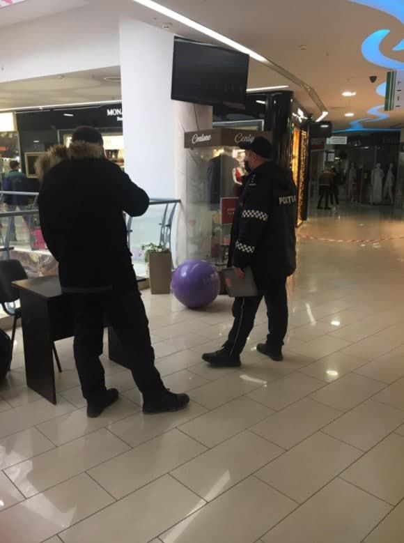 В столичном торговом центре загорелся бутик