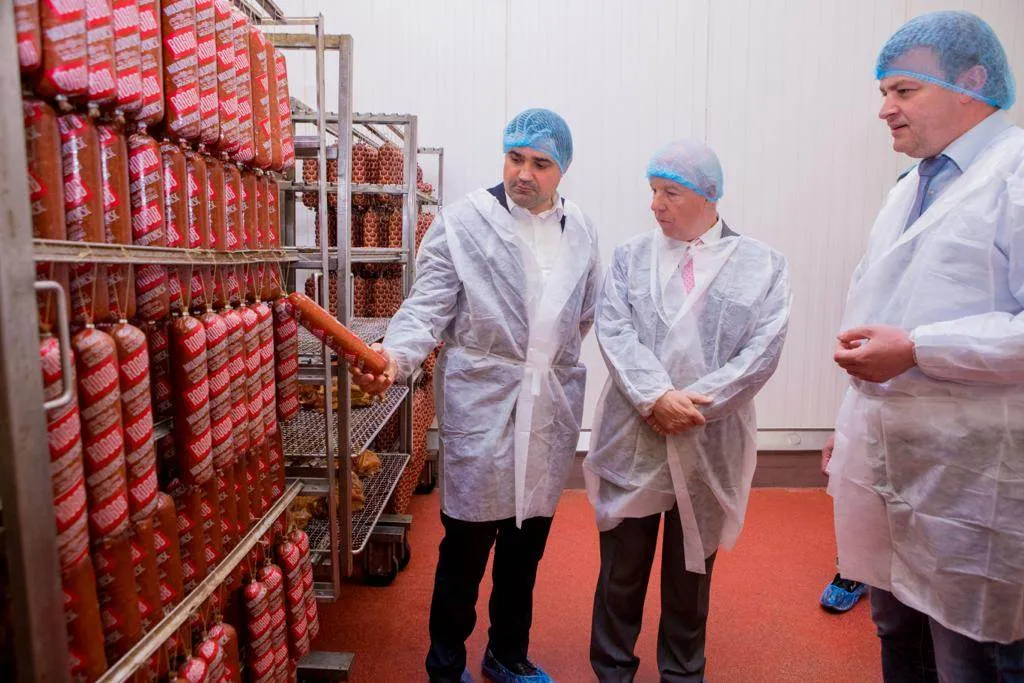 Rogob: Посол США ознакомился с новейшими технологиями переработки мяса и проектами компании