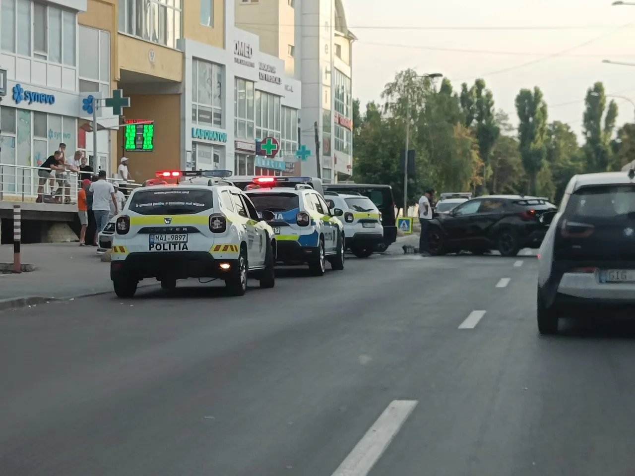 В Кишиневе произошло ДТП: пострадал полицейский