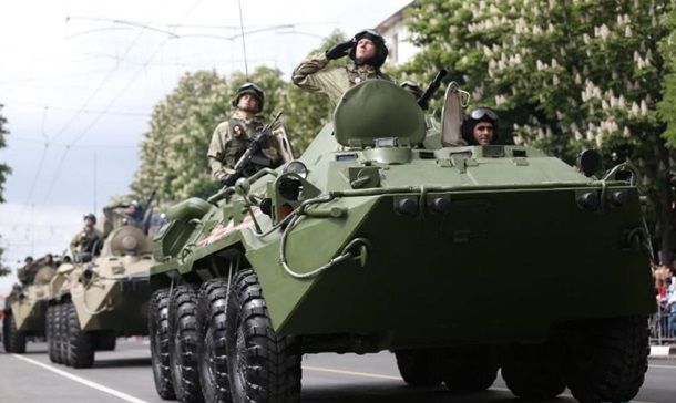 В Крыму провели три военных парада