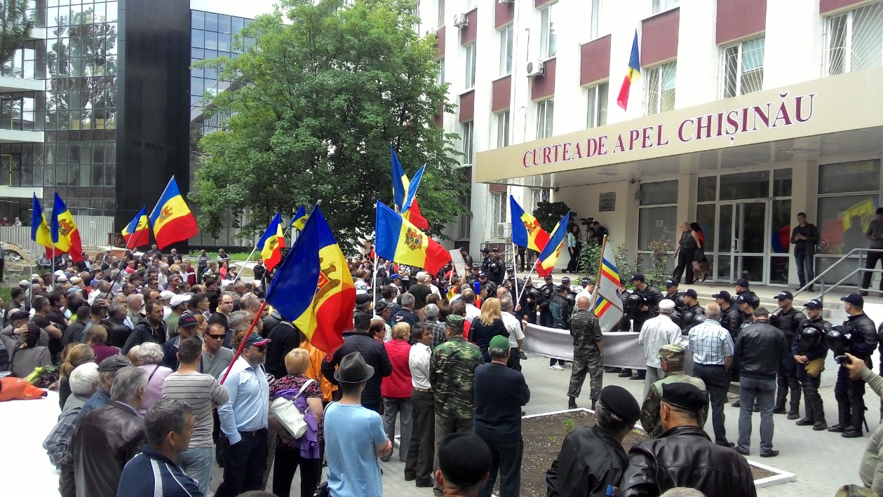 У Апелляционной палаты протестуют против ареста манифестантов